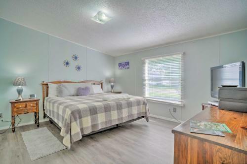 Quaint Ridgely Home About 9 Mi To Reelfoot Lake!