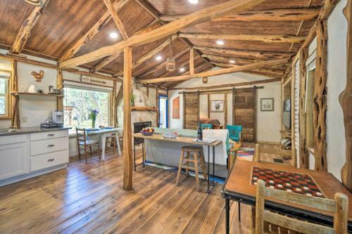 Unique Stay Historic Home Along Blanco River
