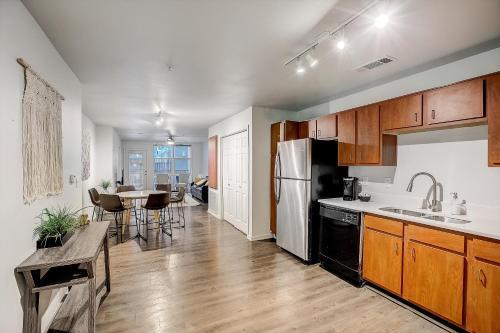 Frontdesk Rio West Apartments Austin