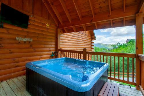 Poolin Around With Private Hot Tub And Indoor Pool