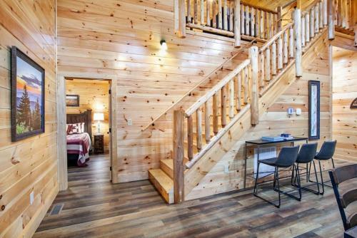 Swimming Bears Lodge Two Cabins With Pools And Hottubs