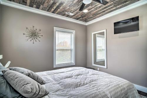 Spacious Sevierville Home With Private Hot Tub!