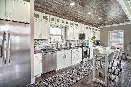 Spacious Sevierville Home With Private Hot Tub!