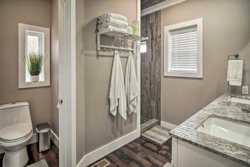 Spacious Sevierville Home With Private Hot Tub!