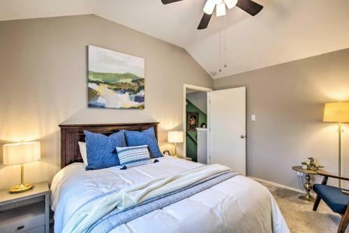 Modern Coppell Retreat With Patio And Fire Pit!