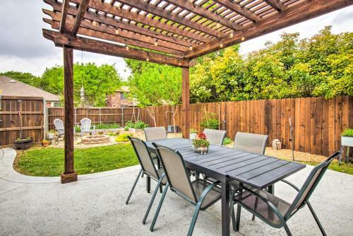 Modern Coppell Retreat With Patio And Fire Pit!