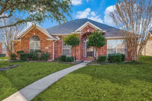Spacious & Cozy Frisco Bling Home