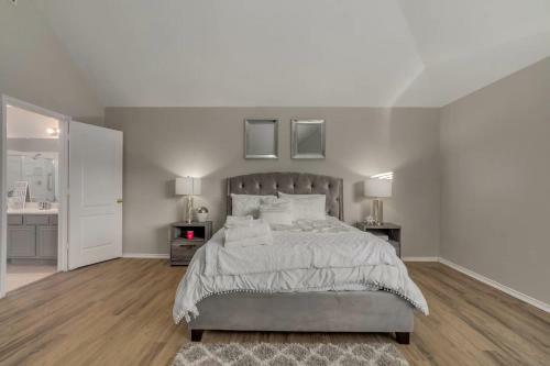 Spacious & Cozy Frisco Bling Home