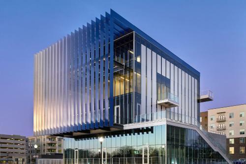 Hotel Revel