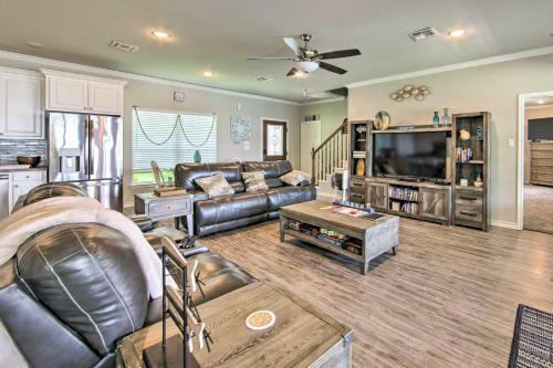 Lakefront Mabank Retreat With Dock And Boat House