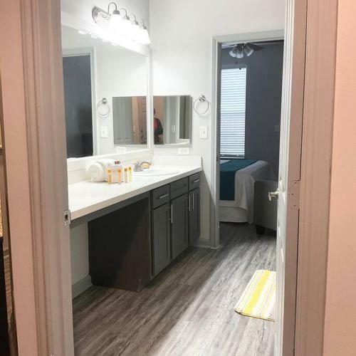 An Amazing 2 Bedroom/2 Full Bath Apartment Unit With Desk