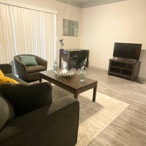 An Amazing 2 Bedroom/2 Full Bath Apartment Unit With Desk