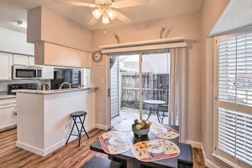 Quiet Houston Townhome With Neighborhood Pool!