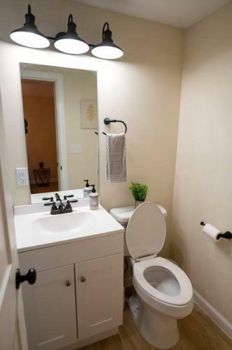 Apartamento Cozy Designer Condo For Ideal Comfort!