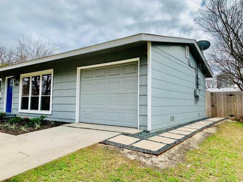 Casita At Maywood - Modern Spaces