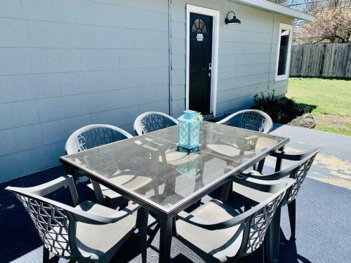 Casita At Maywood - Modern Spaces