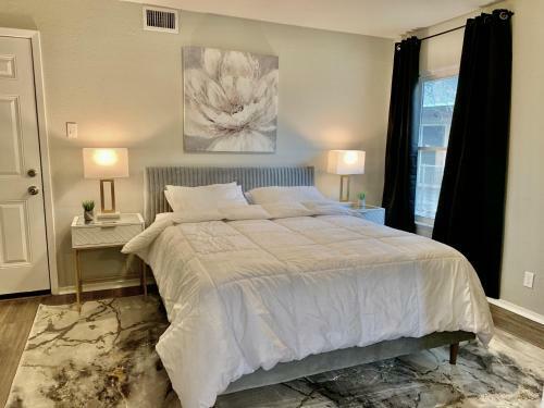 Casita At Maywood - Modern Spaces