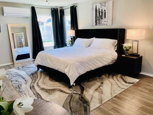 Casita At Maywood - Modern Spaces