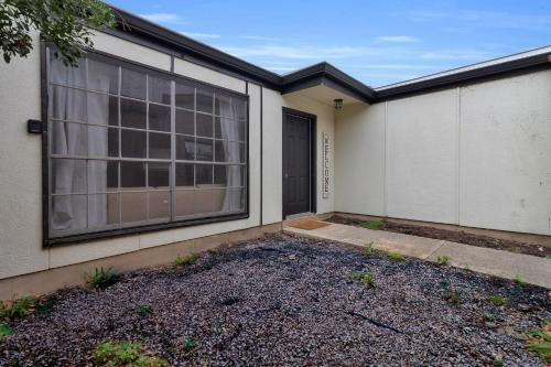 Northside Hideaway- Mins To Ut Hospital