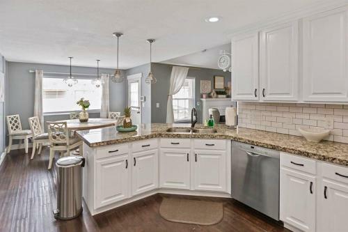 Entertainment Dream Large Home With 7 Bedrooms Sleeps 20+