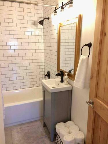 Salt Lake City Retreat - Sleeps 6!