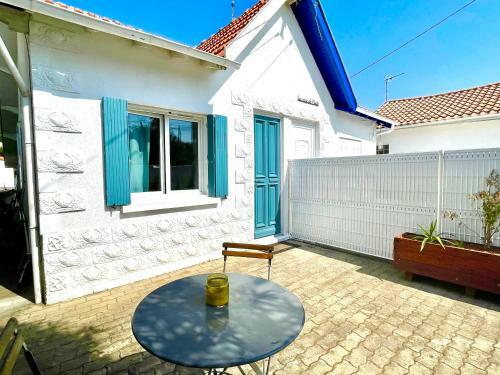 Charmante Maison Ind�pendante (800m De La Plage)