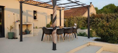 Villa 3 Ch, 6/8p, Avec Piscine Luberon, Provence
