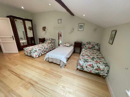 Hostal La Ferme De Villeneuve