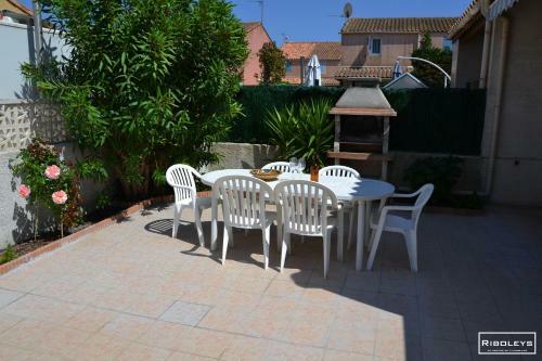 Vias-plage - Charmante Villa � 600m De La Plage