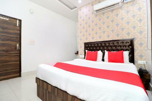 Oyo 26591 Hotel Angad Inn