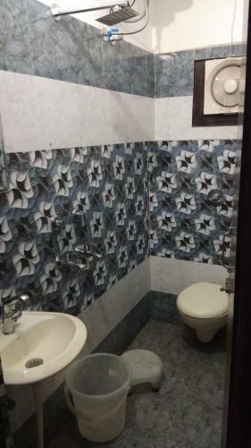 Oyo 26591 Hotel Angad Inn