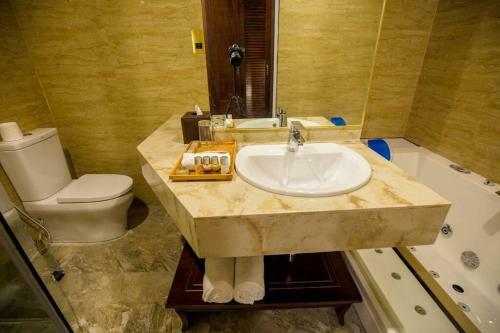 Luxesuite Located 10 Minutes From The Bohra Masjid