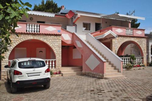 Apartment In Vir With A Barbecue
