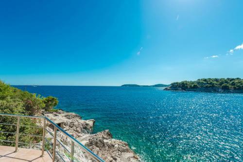 Villa K Dubrovnik - Five Bedroom Villa With Private Sea Access