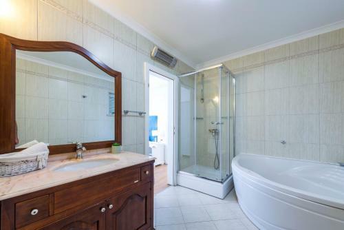 Villa K Dubrovnik - Five Bedroom Villa With Private Sea Access