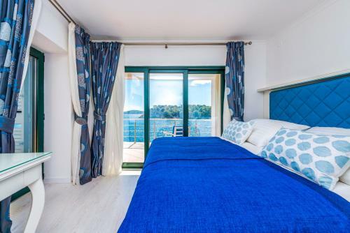 Villa K Dubrovnik - Five Bedroom Villa With Private Sea Access