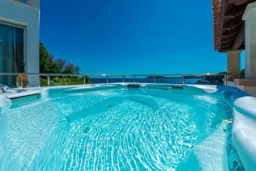 Villa K Dubrovnik - Five Bedroom Villa With Private Sea Access