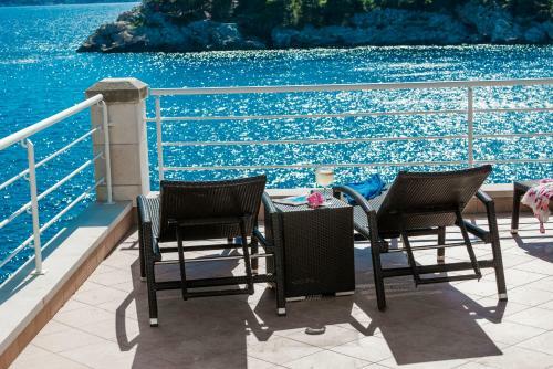 Villa K Dubrovnik - Five Bedroom Villa With Private Sea Access