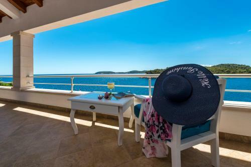 Villa K Dubrovnik - Five Bedroom Villa With Private Sea Access