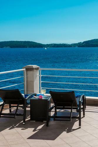 Villa K Dubrovnik - Five Bedroom Villa With Private Sea Access
