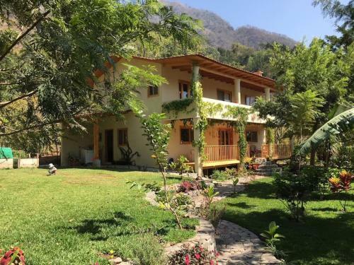 Spacious Lakefront 3-bedroom Home