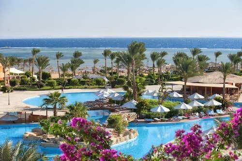 Private Apartment At Amwaj Hotel