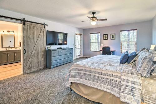 Modern Show Low Cabin Retreat With Deck And Grill