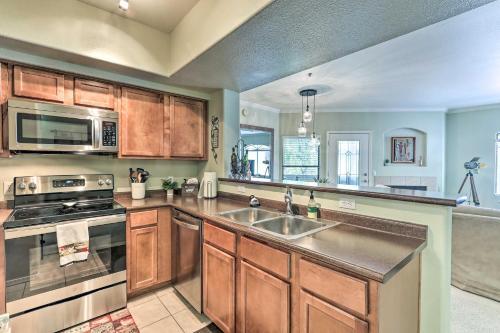 Apartamento Elegant Scottsdale Condo With Balcony And Pool!