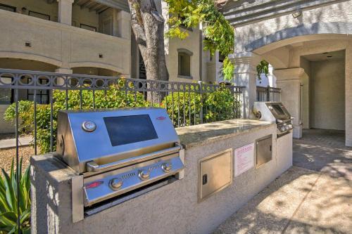 Apartamento Elegant Scottsdale Condo With Balcony And Pool!