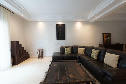 Luxury Two Bedrooms Apartment - Best Location