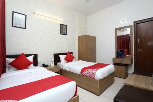 Oyo 11937 Hotel Meedo