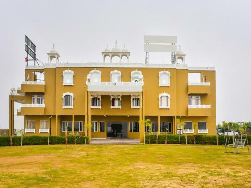 Oyo 28737 Hotel Mayur