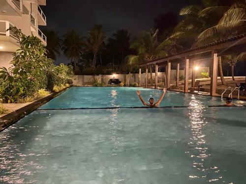 Beachfront Apartment With Pool Near Colombo