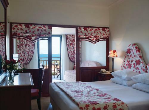 Hotel Roda Beach Resort & Spa